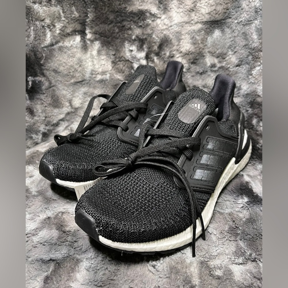 New with Box Adidas Ultraboost 20 Boost Running Shoes White Black Men’s Size 7.5